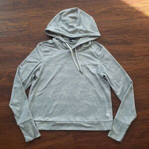 Vuori Womens Gray Camo Athleisure Cozy Chic Edgy Trendy Pullover Hoodie Size XS